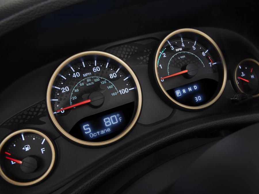  Jeep Wrangler Dragon 2013 года  (фото 3 из 4)